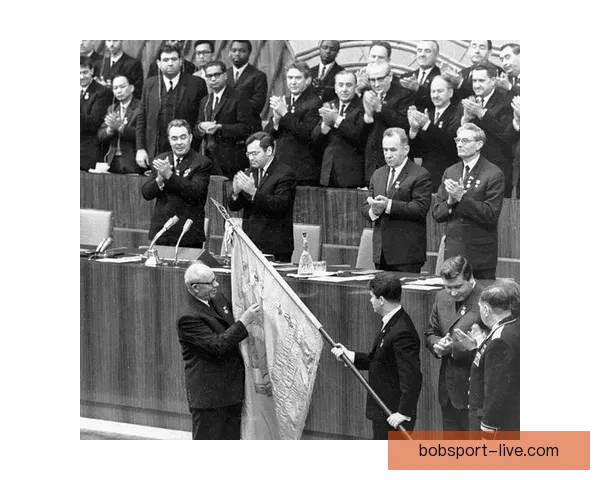 维罗纳主场惜败佛罗伦萨 法乔利制胜 苏斯洛夫与古德蒙德松染红离场 维罗纳主场惜败佛罗伦萨 法乔利制胜 苏斯洛夫与古德蒙德松染红离场